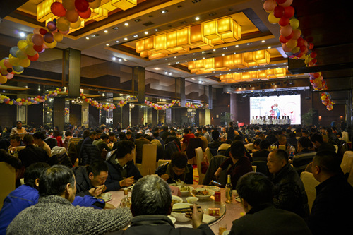 惊喜连连！精彩不断！永利集团304am登录控股2016迎春晚会温馨呈现